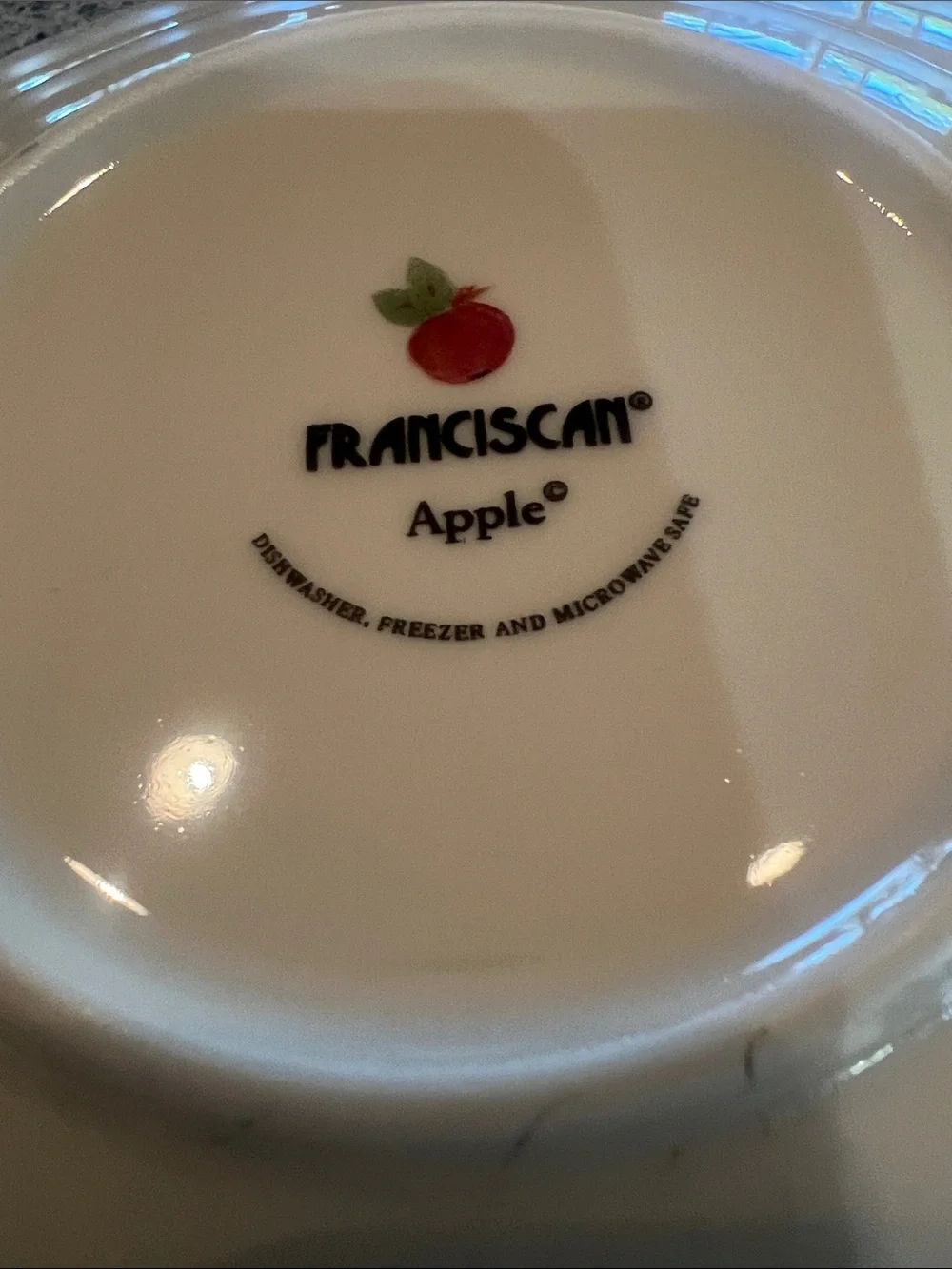 Vintage Franciscan Apple Pattern Wide Rim Soup / Pasta Bowl 8 1/2” Red Brown Gr